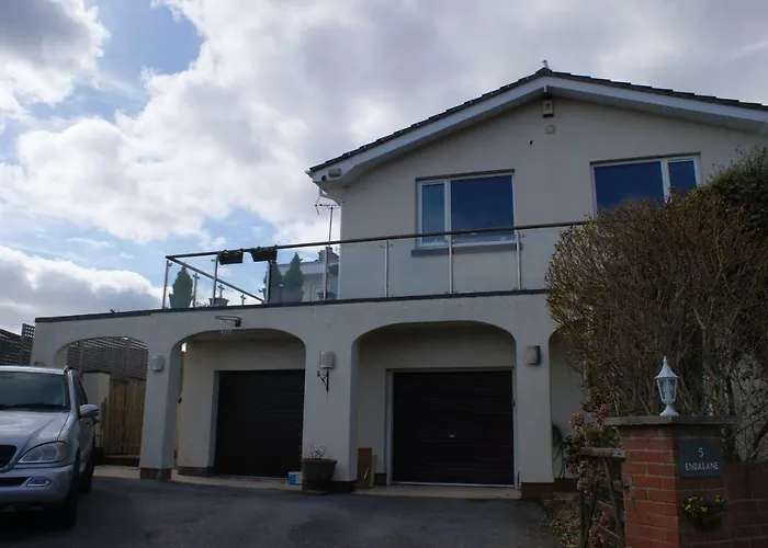 Luxury 3 Bedded Room With Sea Views And Parking