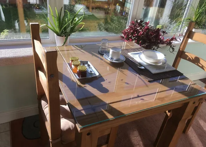 Luxury 3 Bedded Room With Sea Views And Parking