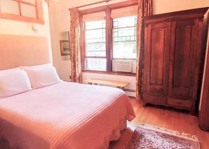 Austin House Inn